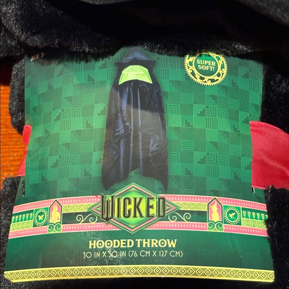 Wicked Elphaba Black Witches Hat Hooded Throw Blanket - Picture 2 of 11